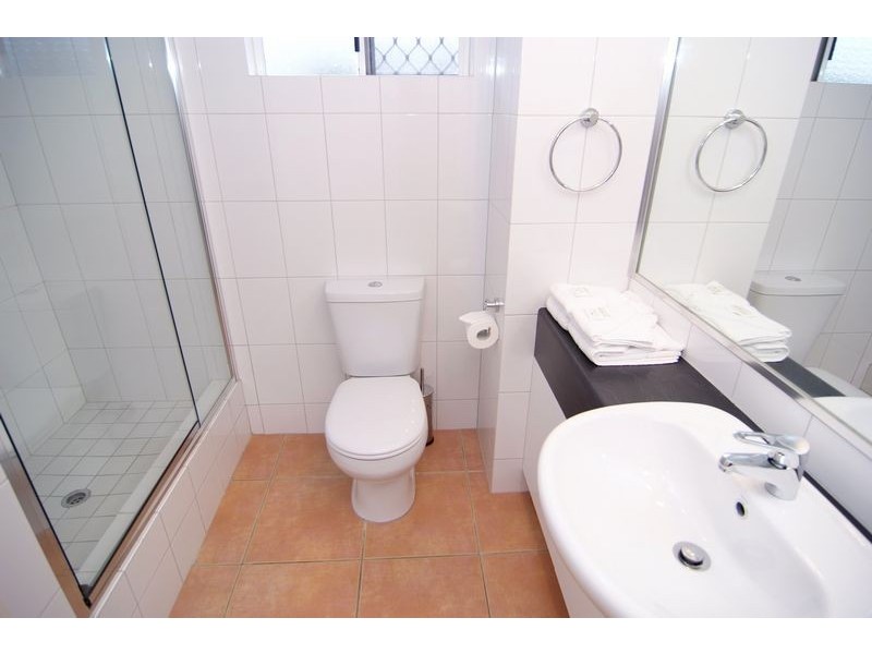 306 Red Cowrie Coral Coast Drive, Palm Cove QLD 4879