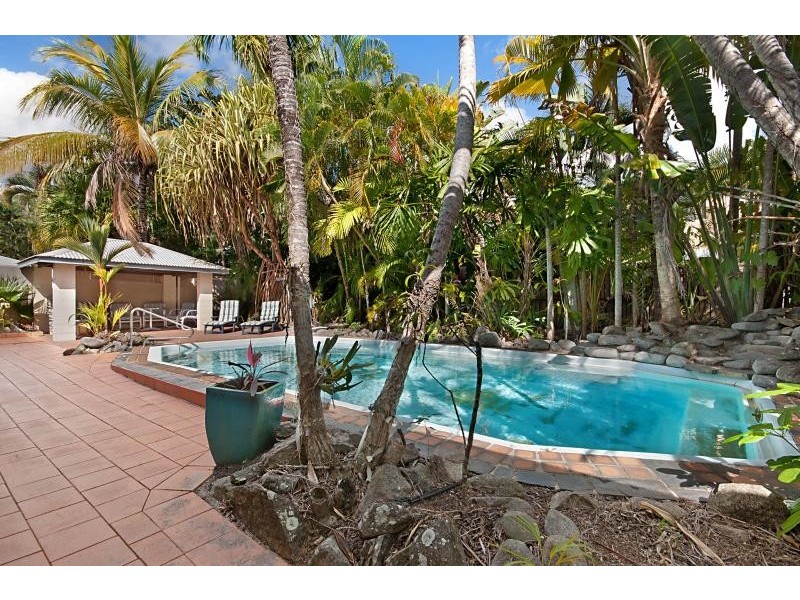 15 Thais Street, Palm Cove QLD 4879