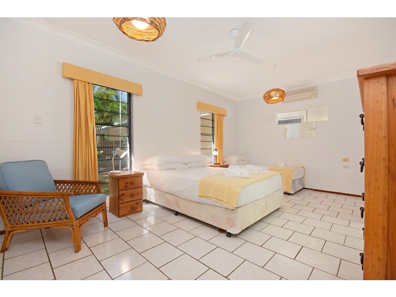 15 Thais Street, Palm Cove QLD 4879
