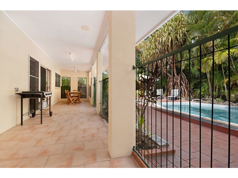 15 Thais Street, Palm Cove QLD 4879