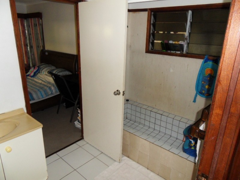 33 Thais Street, Palm Cove QLD 4879