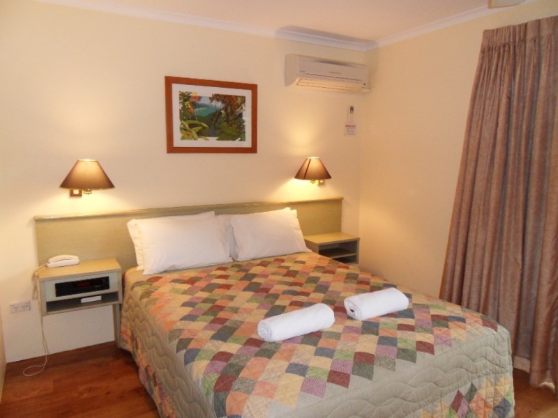 315 Coral Coast Drive, Palm Cove QLD 4879