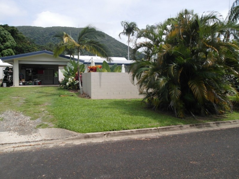 35 Veivers Rd, Palm Cove QLD 4879