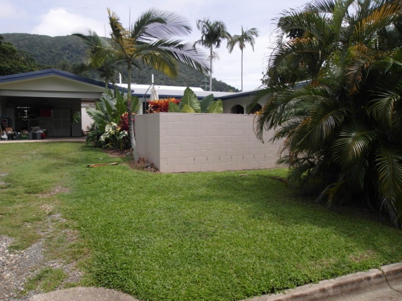 35 Veivers Rd, Palm Cove QLD 4879