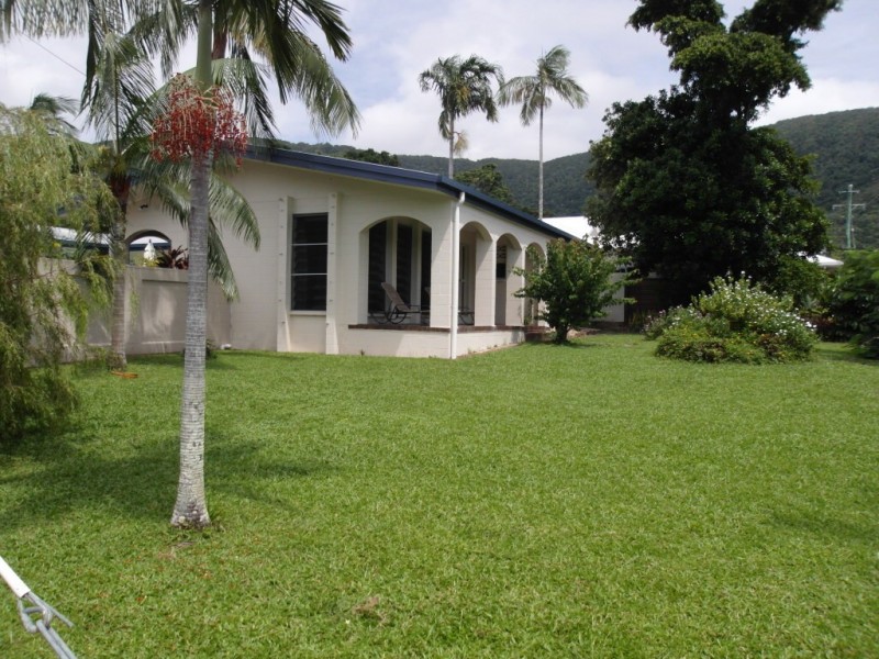 35 Veivers Rd, Palm Cove QLD 4879