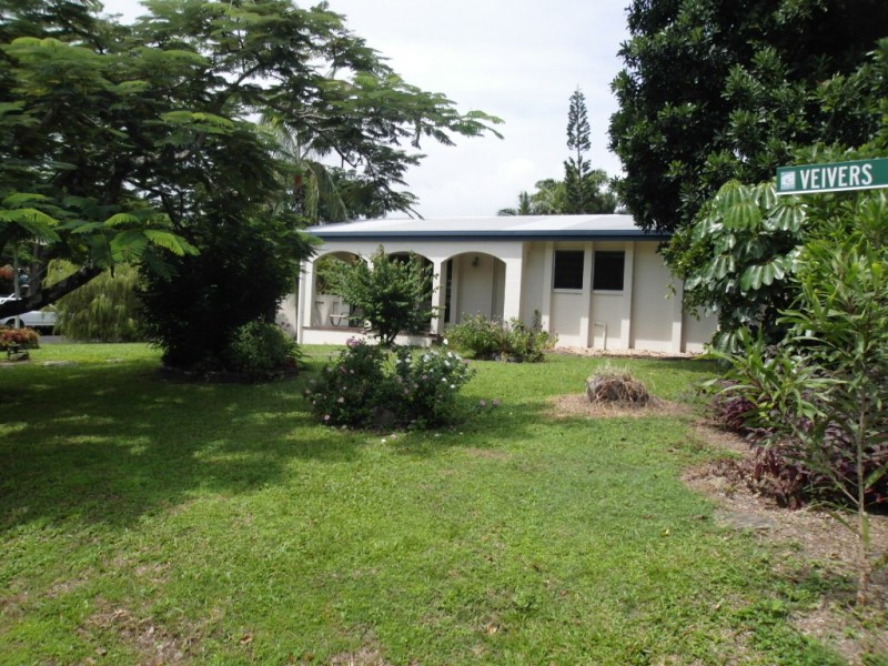 35 Veivers Rd, Palm Cove QLD 4879