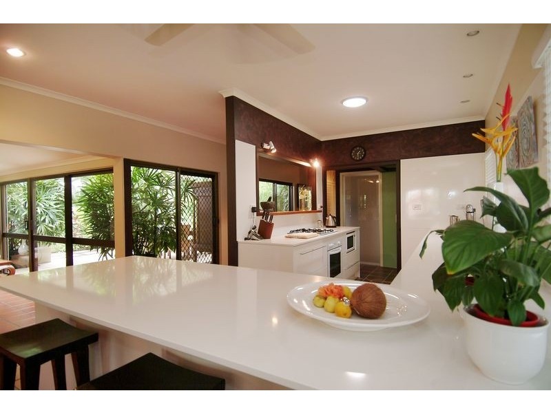 7 Talpa Close, Palm Cove QLD 4879
