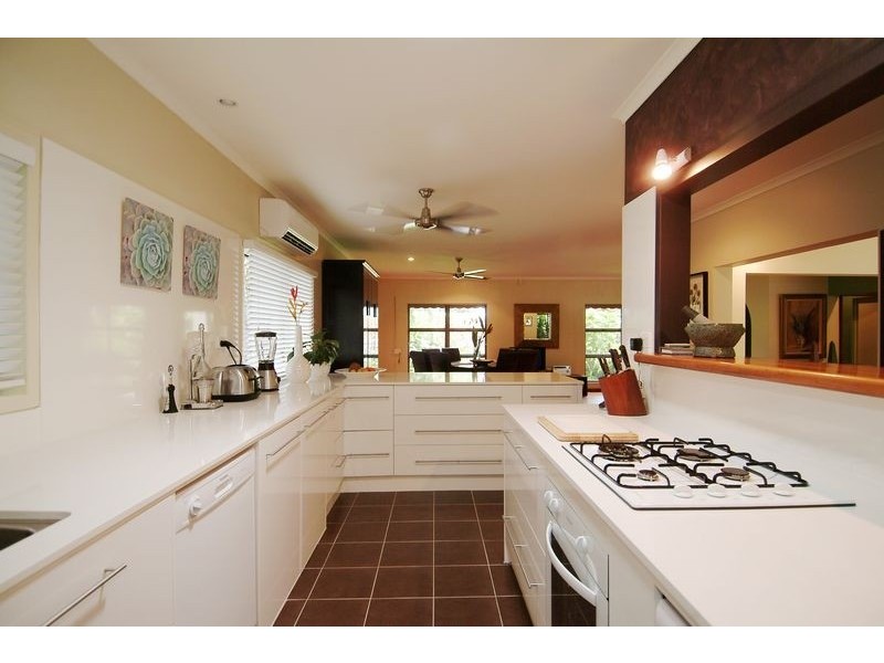 7 Talpa Close, Palm Cove QLD 4879