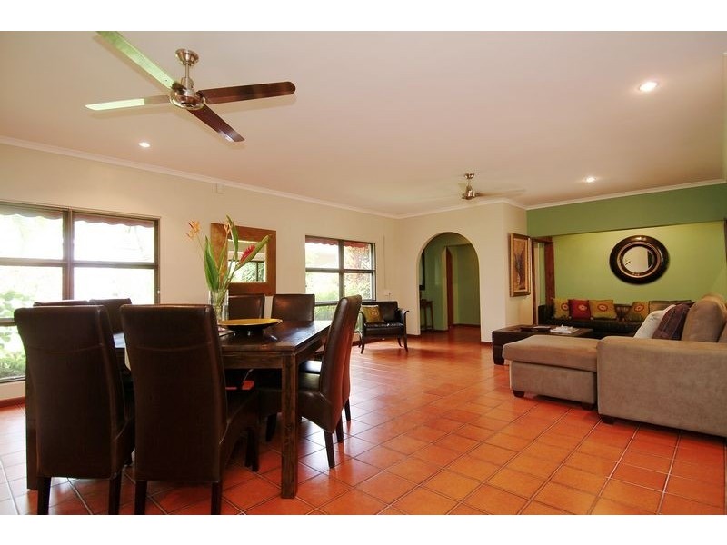 7 Talpa Close, Palm Cove QLD 4879
