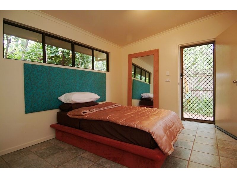 7 Talpa Close, Palm Cove QLD 4879