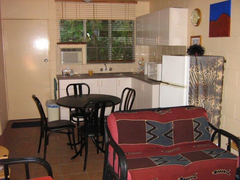 10/9-11 Amphora St, Palm Cove QLD 4879