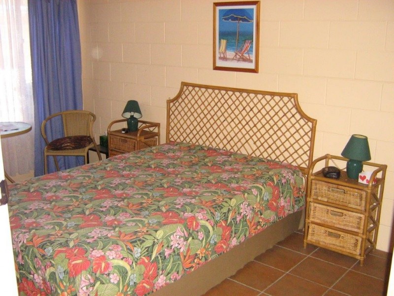 10/9-11 Amphora St, Palm Cove QLD 4879