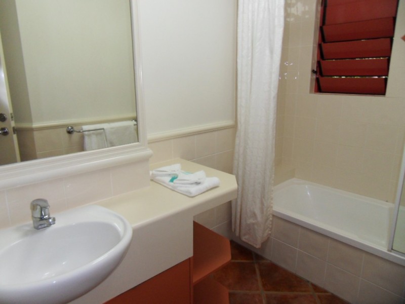 17/23 Veivers Road, Palm Cove QLD 4879