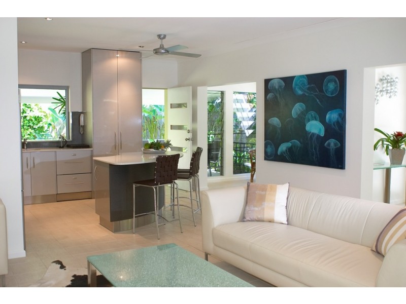 Palm Cove QLD 4879
