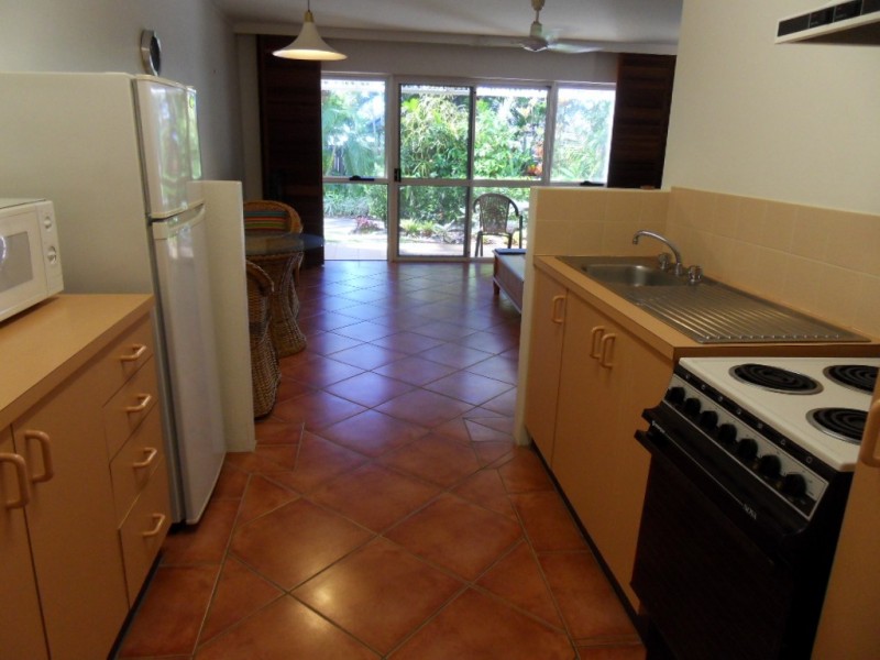 1/131 Williams Esplanade, Palm Cove QLD 4879