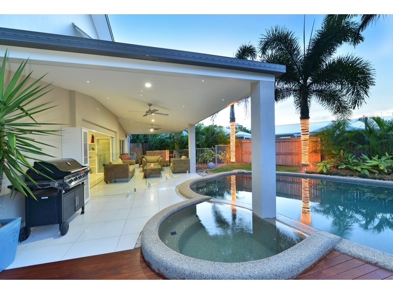 Trinity Beach QLD 4879