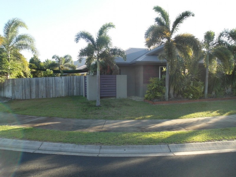 18 Moojeeba Way, Trinity Park QLD 4879