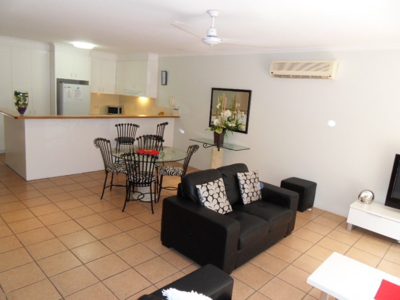 Palm Cove QLD 4879