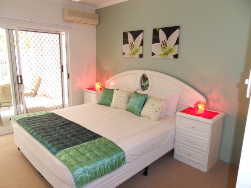 Palm Cove QLD 4879