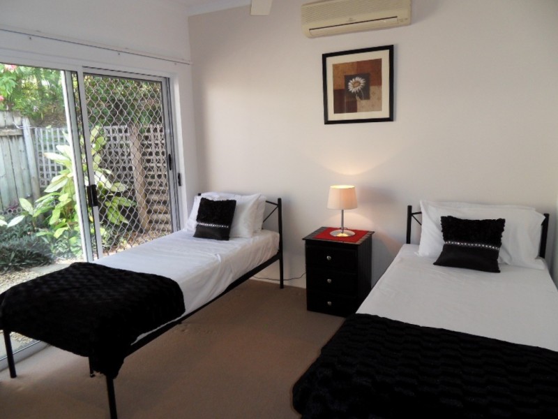 Palm Cove QLD 4879