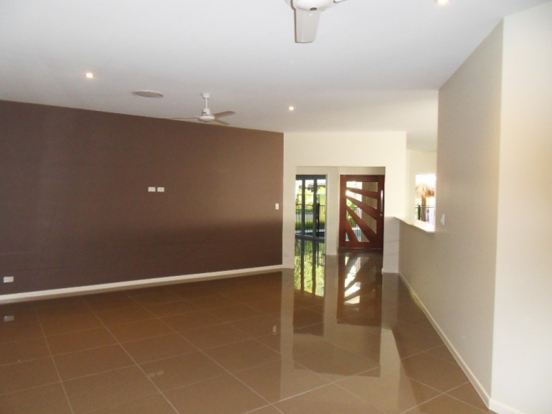11 Silver Cr, Palm Cove QLD 4879