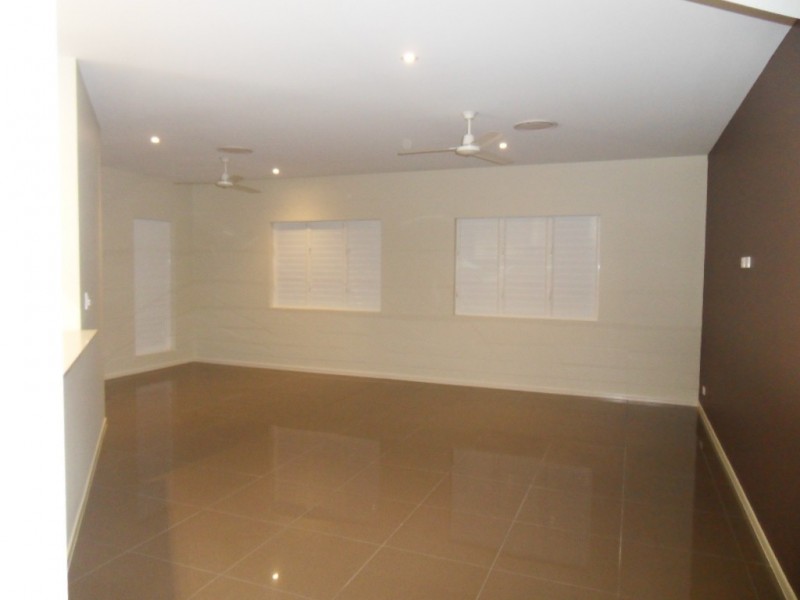 11 Silver Cr, Palm Cove QLD 4879