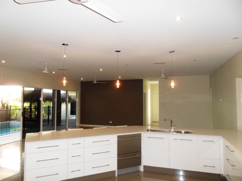 11 Silver Cr, Palm Cove QLD 4879