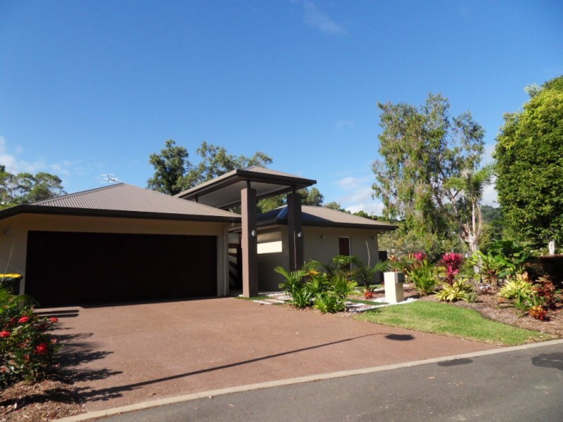 11 Silver Cr, Palm Cove QLD 4879
