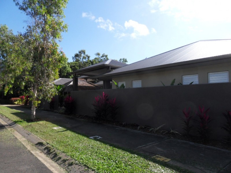 11 Silver Cr, Palm Cove QLD 4879