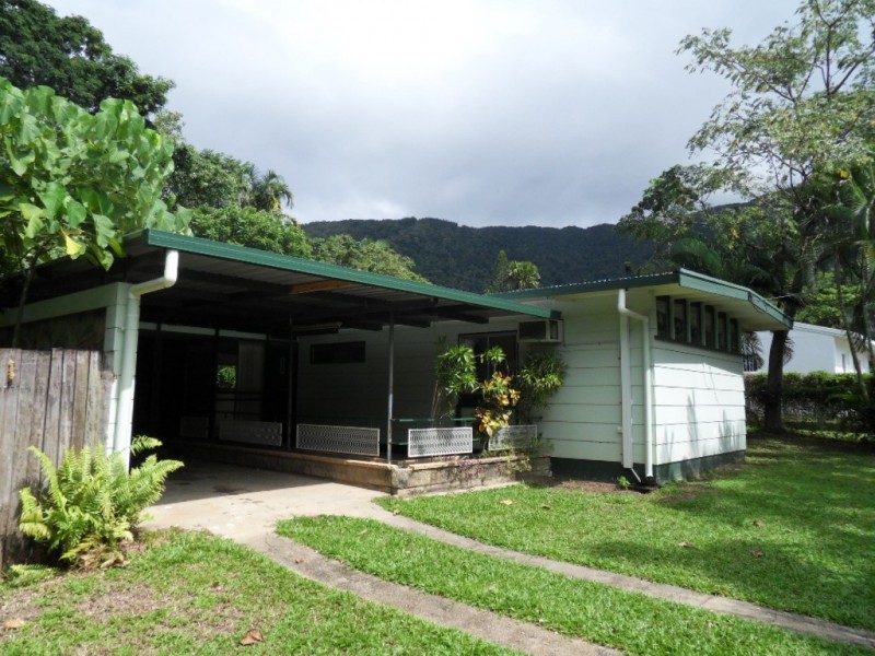 75-77 Veivers Road, Palm Cove QLD 4879