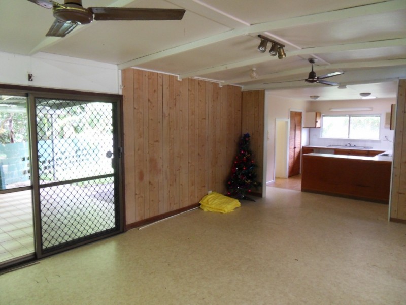 75-77 Veivers Road, Palm Cove QLD 4879