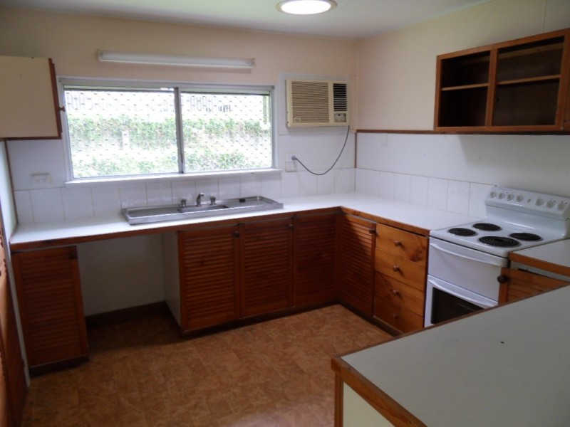75-77 Veivers Road, Palm Cove QLD 4879