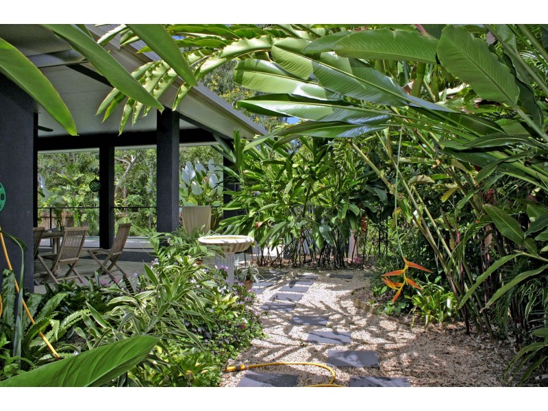 5 Bramble Street, Clifton Beach QLD 4879