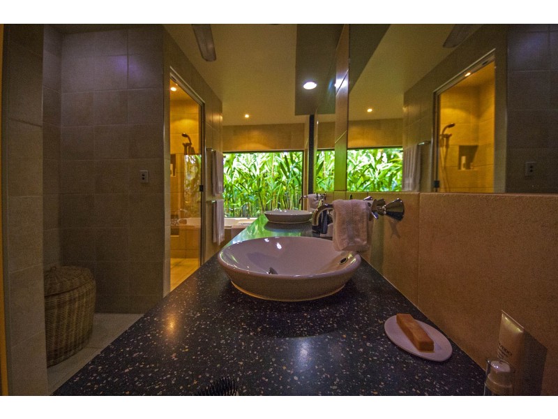 5 Bramble Street, Clifton Beach QLD 4879