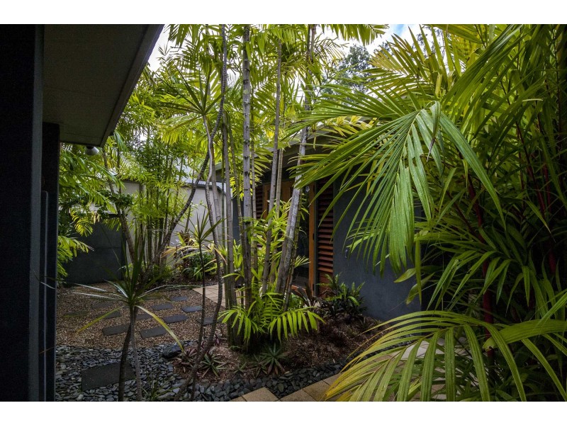 5 Bramble Street, Clifton Beach QLD 4879