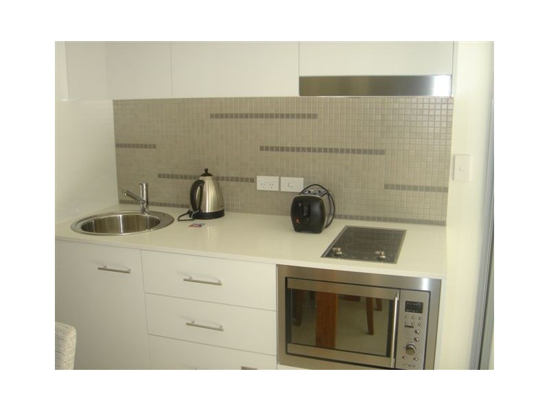 2106 Williams Esplanade, Palm Cove QLD 4879