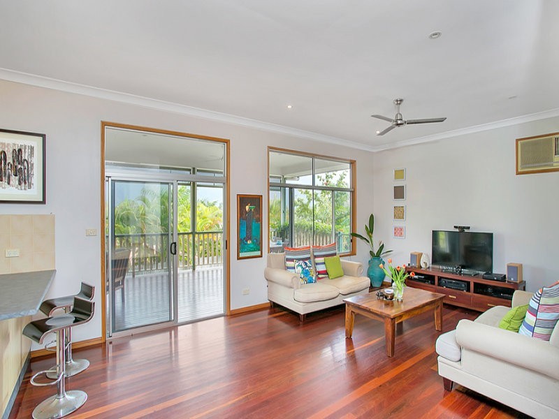 17 Lookout Tce, Trinity Beach QLD 4879