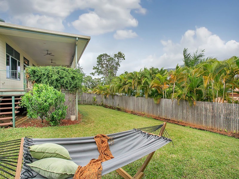 17 Lookout Tce, Trinity Beach QLD 4879