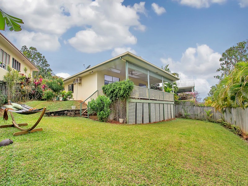 17 Lookout Tce, Trinity Beach QLD 4879