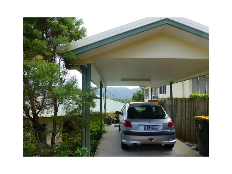 17 Lookout Tce, Trinity Beach QLD 4879