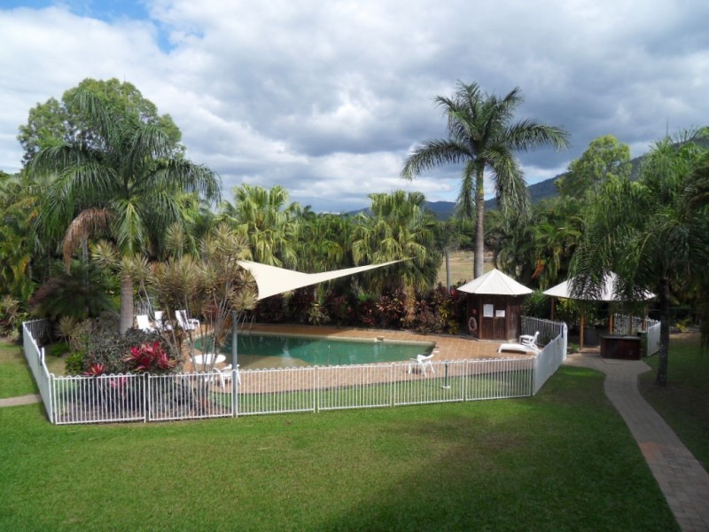 409 Coral Coast Drive, Palm Cove QLD 4879