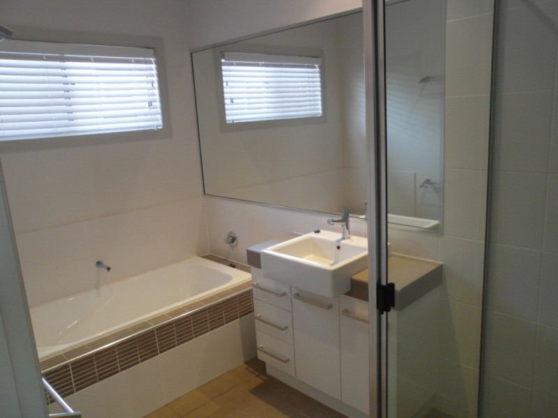 4 Quest Crt, Trinity Park QLD 4879