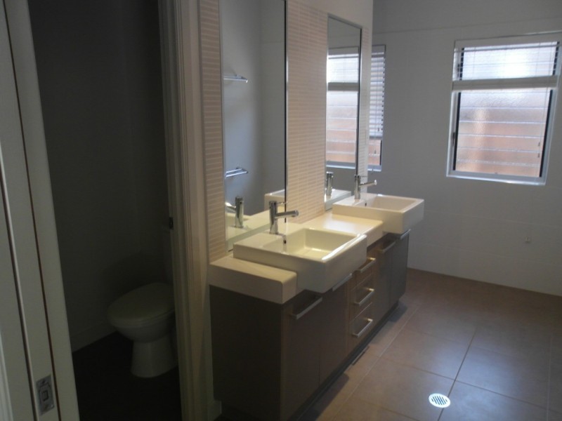 4 Quest Crt, Trinity Park QLD 4879