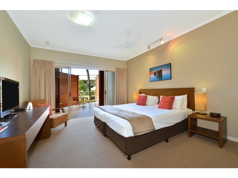 49 Williams Esplanade, Palm Cove QLD 4879