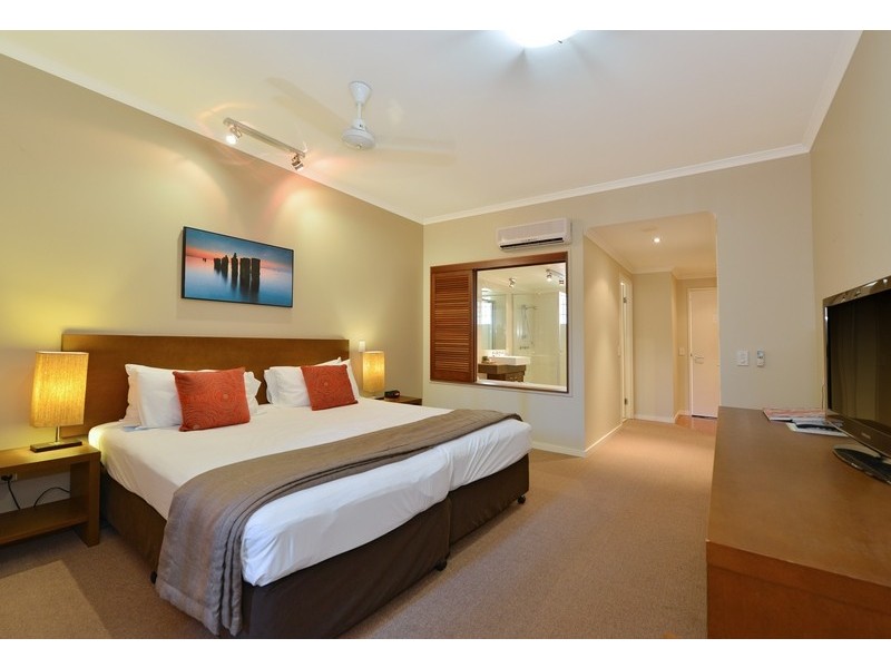 49 Williams Esplanade, Palm Cove QLD 4879