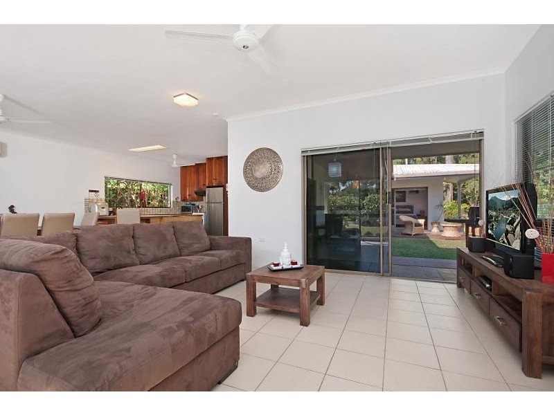 61 Veivers Rd, Palm Cove QLD 4879
