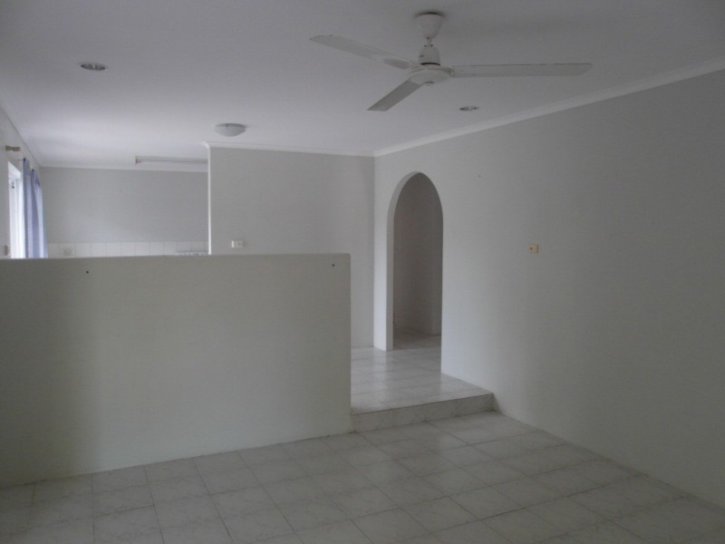 67 Terebra St, Palm Cove QLD 4879