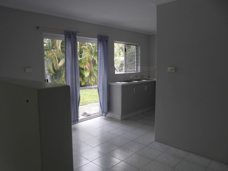 67 Terebra St, Palm Cove QLD 4879
