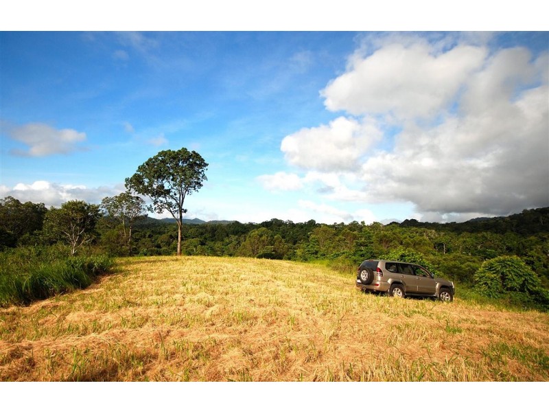 4 Stoney Creek Road, Speewah QLD 4881