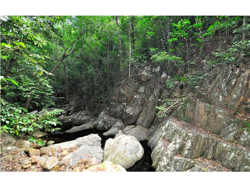 139 Stanton Road, Smithfield QLD 4878